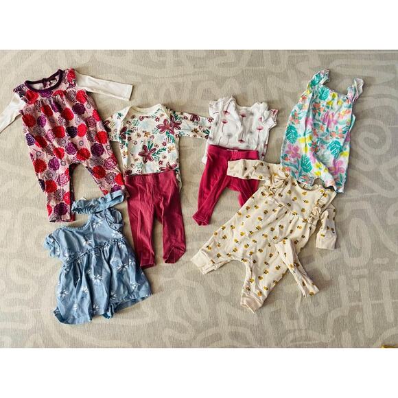Bundle of 6 floral baby girl outfits, size 3-6M - some higher end brands - Picture 1 of 7